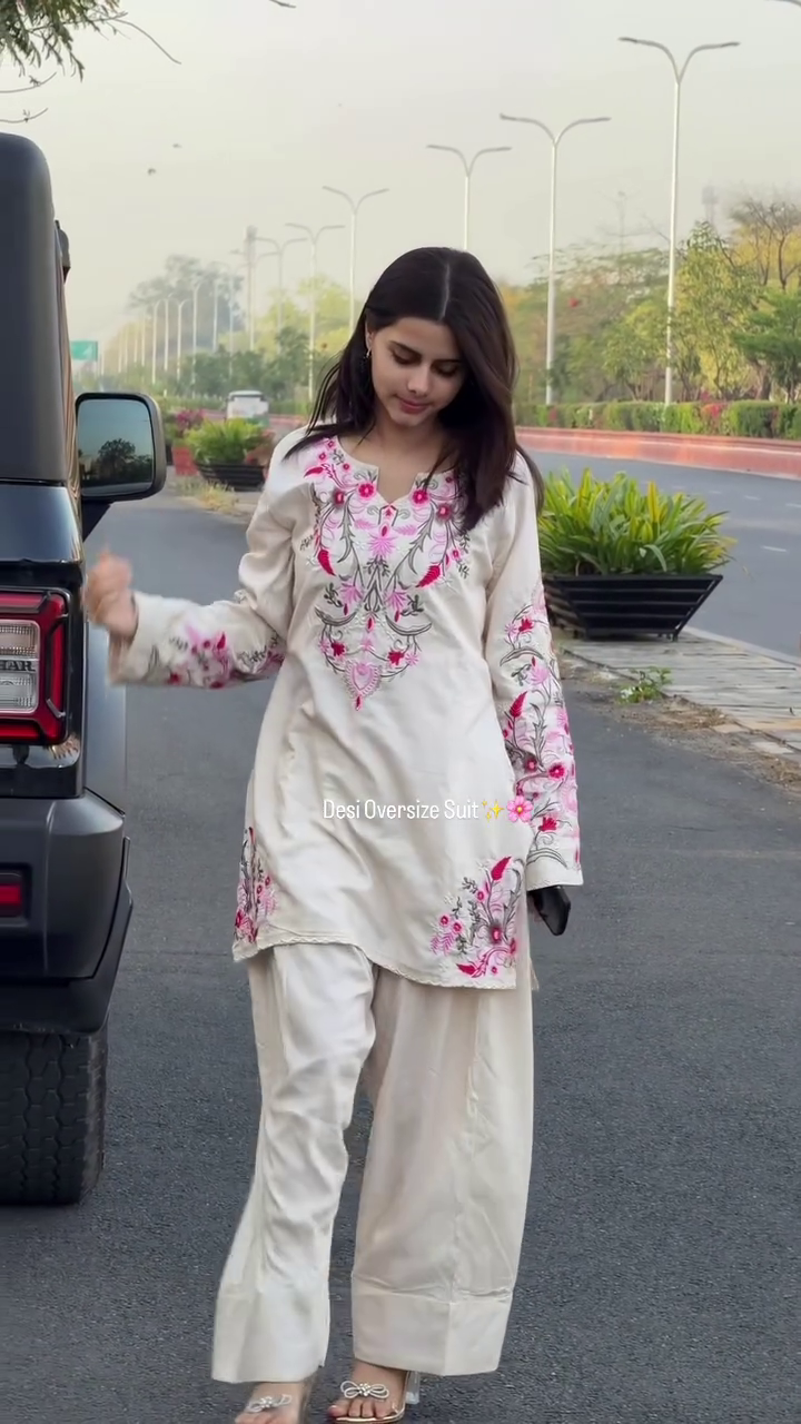 Women's Off-White Floral Embroidered Oversized Kurta Set