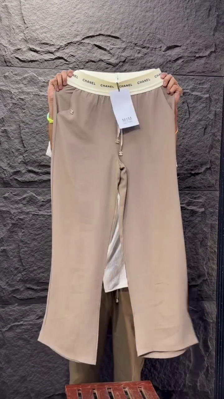 Cream Colour Oversized Graphic Crop T-Shirt